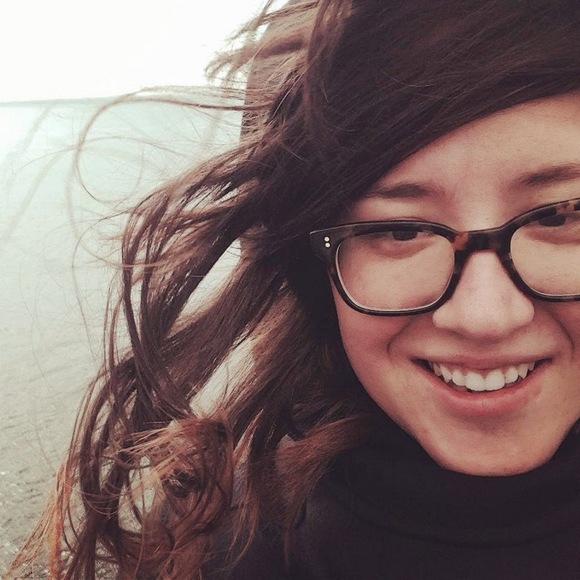 Meet your Posher, Nicole - Picture 1 of 1